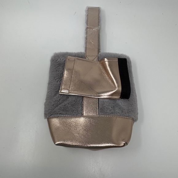 Holiday Faux Fur Two Bottle Wine Bag Gray Rose Gold Trim Handle Gifting Hostess - Picture 4 of 4